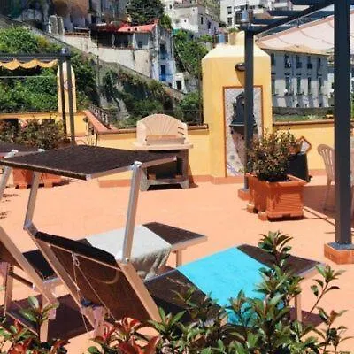 Stella Maris Holidays, Large Terrace, 5 Min Beach, Amalfi Coast Nyaraló Maiori